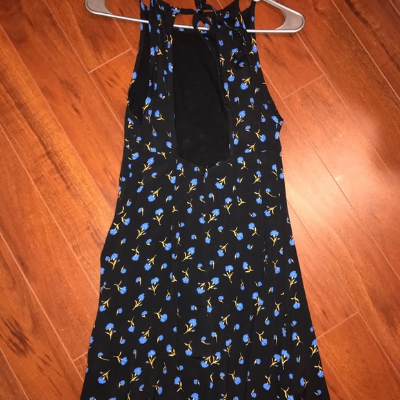 BLACK DRESS WITH BACK OPENED - Picture 3 of 3